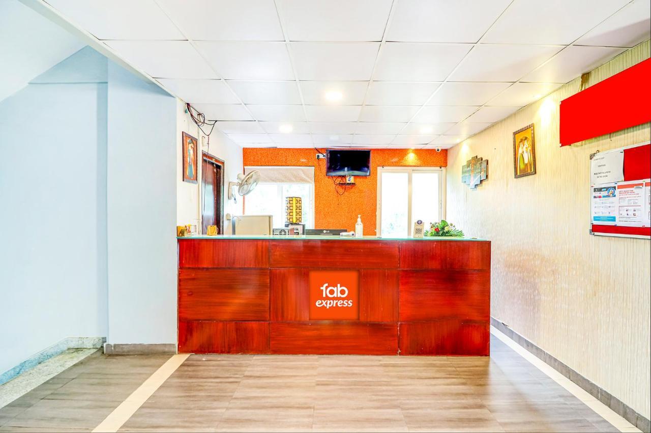 Fabexpress Mid Town Hotel ไฮเดอราบัด ภายนอก รูปภาพ