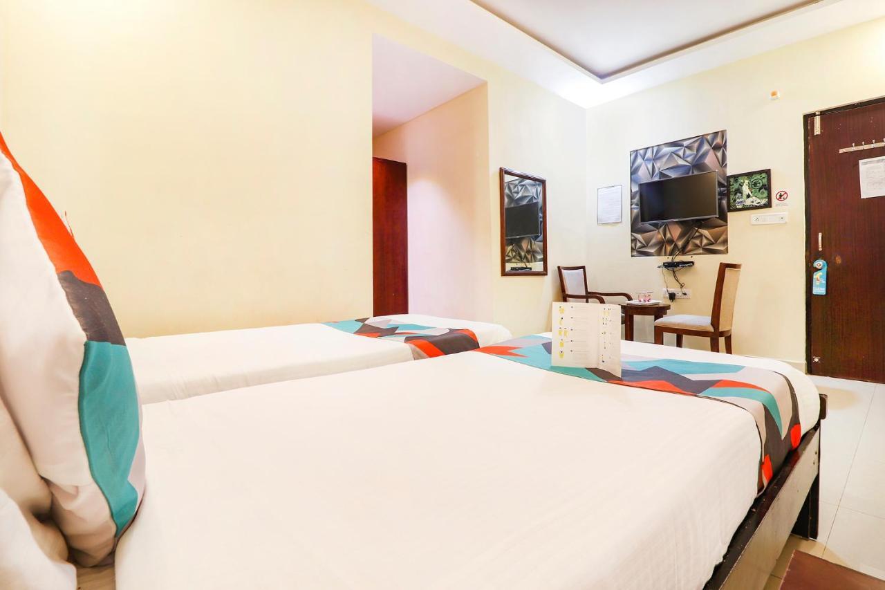 Fabexpress Mid Town Hotel ไฮเดอราบัด ภายนอก รูปภาพ